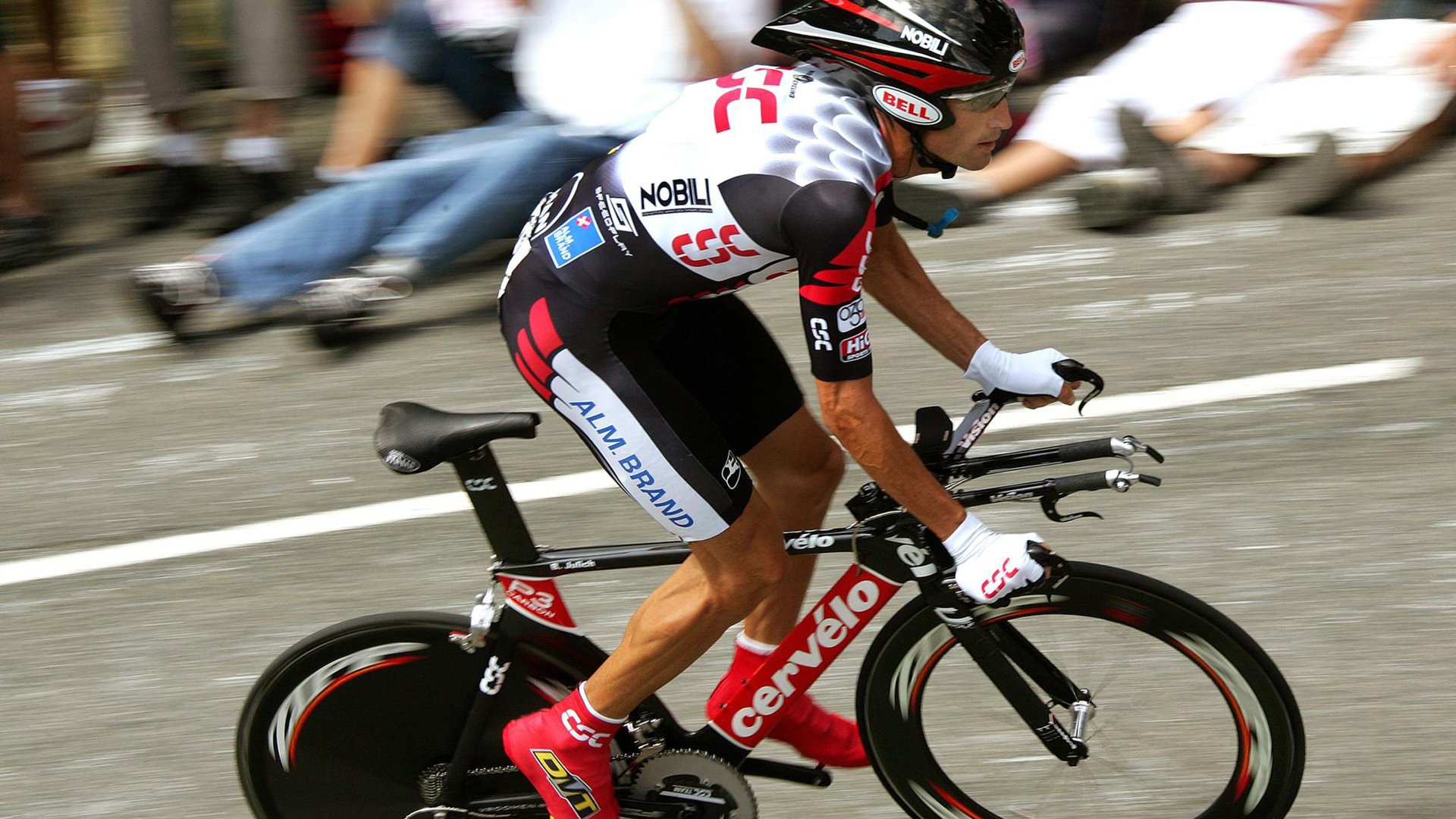 未来联盟：技术革新如何影响比赛策略？，未来技术创新的组织形式可能有哪些变化